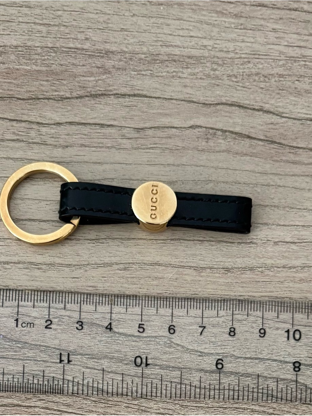 Gucci Black Leather Key Ring with Gold Logo Disc - Picture 5 of 5